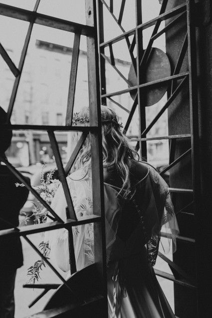 Whimsical indie wedding in Brooklyn at Diety