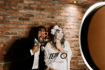 Whimsical indie wedding in Brooklyn at Diety