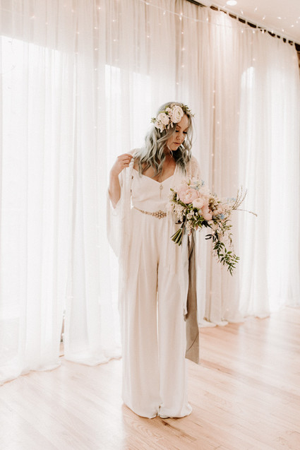 Whimsical indie wedding in Brooklyn at Diety