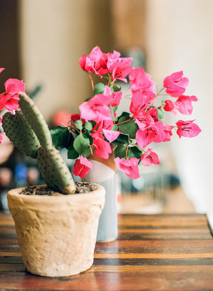Colorful spring Texas wedding with Mexican details