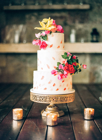 Colorful spring Texas wedding with Mexican details