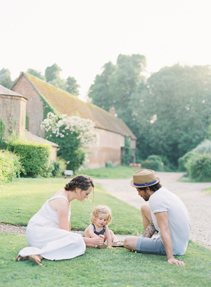 Family photos in the English Countryside by Jen Huang