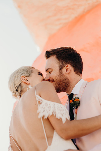 True Romance inspired Las Vegas elopement at Seven Magic Mountains Inspiration