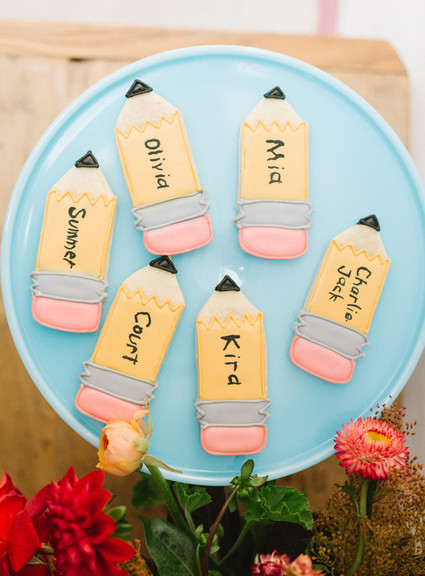 Modern back-to-school party from Beijos Events Inspiration
