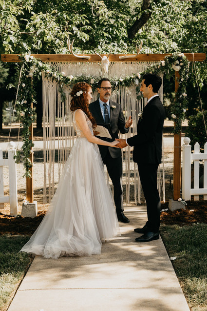 A stylish, thoughtful backyard wedding for $10K on 100 Layer Cake Inspiration