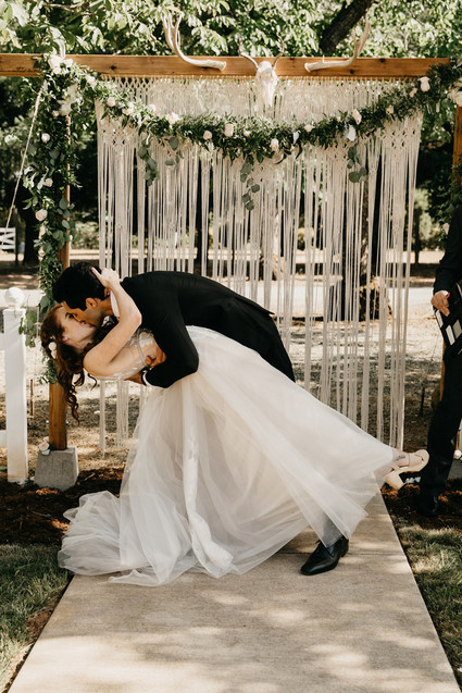 A stylish, thoughtful backyard wedding for $10K on 100 Layer Cake Inspiration