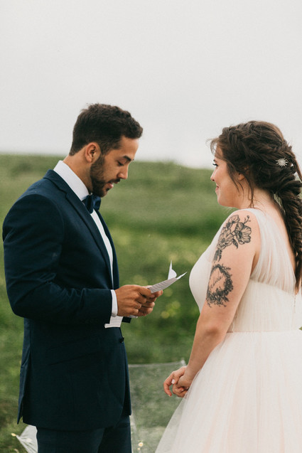 How to plan the perfect low-key elopement + a beautiful one at Max Patch in North Carolina