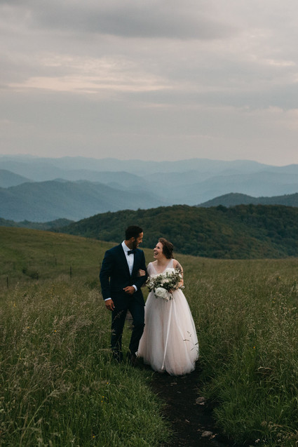 How to plan the perfect low-key elopement + a beautiful one at Max Patch in North Carolina