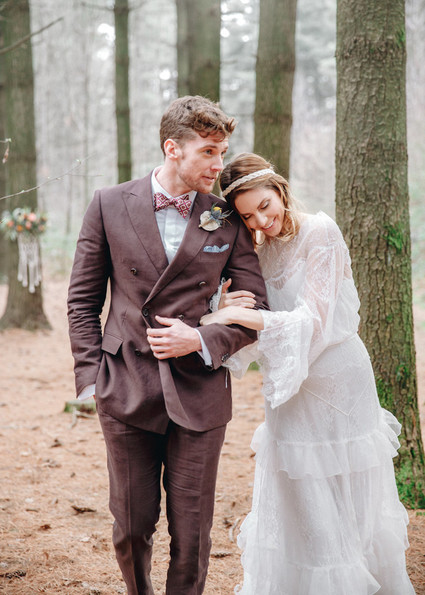 Whimsical woodland floral wedding inspiration with macrame details