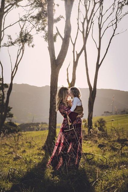 Family maternity photos at Jonkers Farm in Auckland, NZ