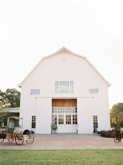 Gorgeous fine art fall wedding at the White Sparrow Barn in Dallas Inspiration
