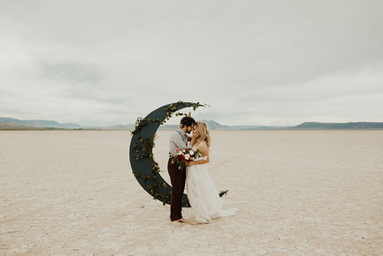 Lunar picnic elopement in the Alvord Desert Inspiration