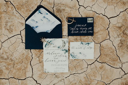 Lunar picnic elopement in the Alvord Desert Inspiration