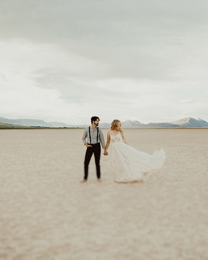 Lunar picnic elopement in the Alvord Desert Inspiration