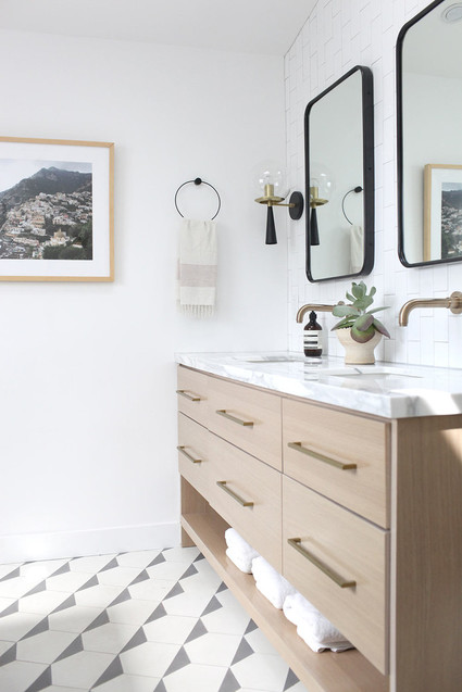 Amanda Dawbarn master bathroom