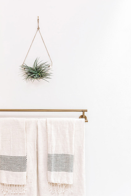 Amanda Dawbarn master bathroom