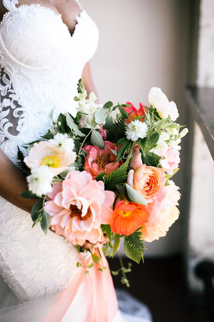 How to mix paper flowers with real flowers for the most beautiful bouquet Inspiration