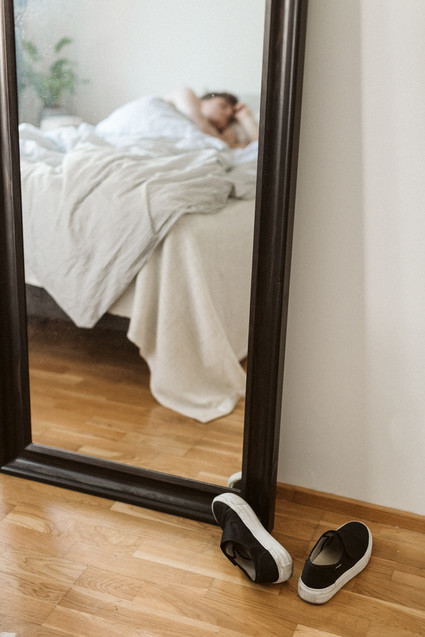 How to style your intimate engagement photos at home