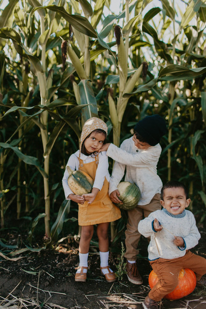 Fall family photos at Kruger Farms on Sauvie's Island