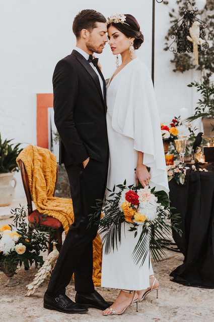 A stylish fall Italian wedding with an insanely gorgeous cake Inspiration