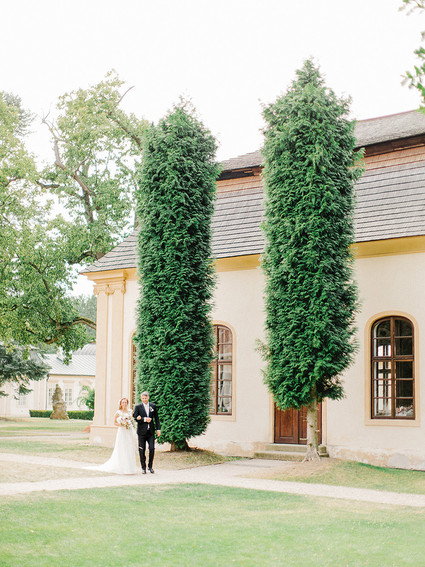 Sweet spring countryside wedding at Castle Bon Repos outside of Prague