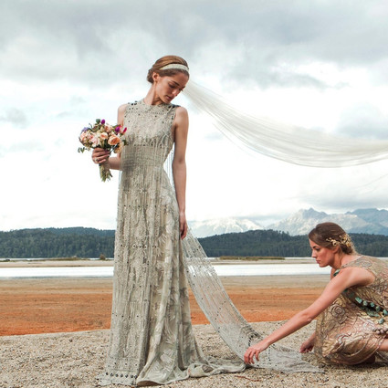 10 amazing Vogue-caliber wedding gowns
