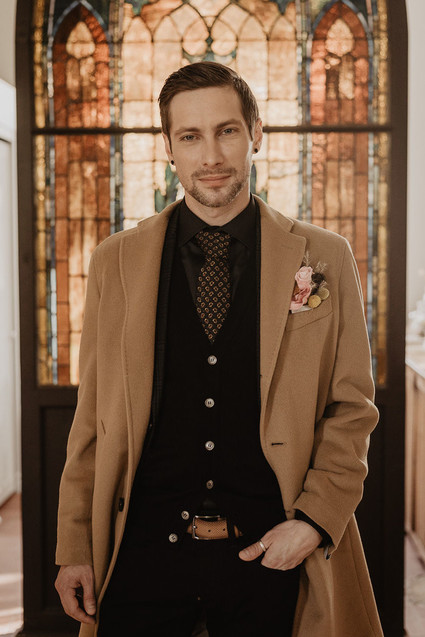 moody fall wedding inspiration with shades of coral and rust