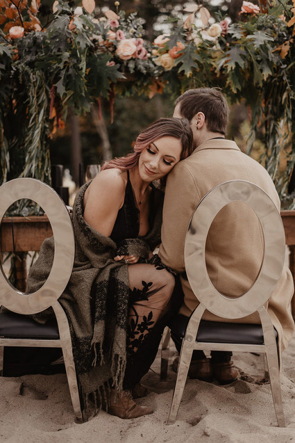 moody fall wedding inspiration with shades of coral and rust