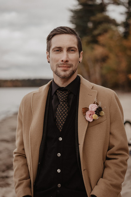 moody fall wedding inspiration with shades of coral and rust