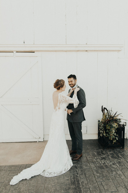 Rustic boho Kansas City barn wedding