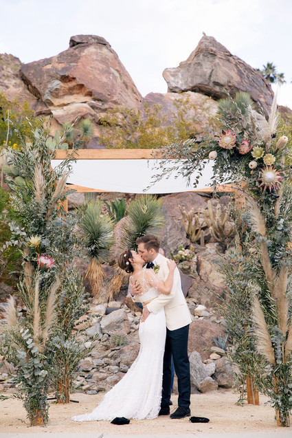 Modern blushy Palm Springs wedding at Colony 29 Inspiration