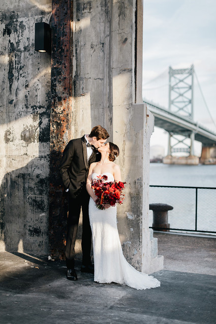 modern winter art gallery wedding in Philadelphia Inspiration