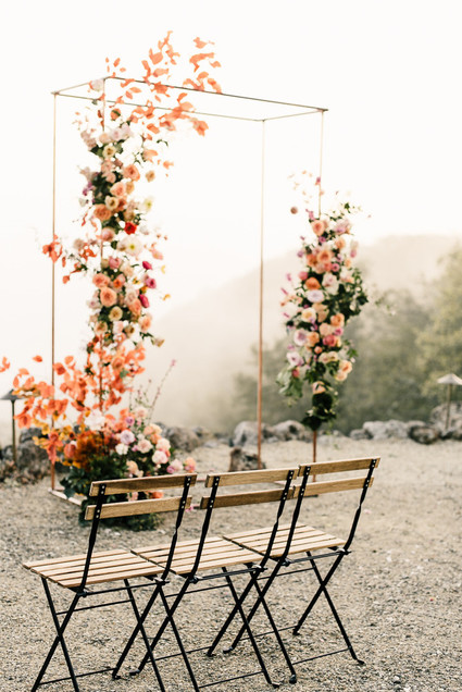 Colorful spring floral wedding in Southern California at Oakridge Farmhouse