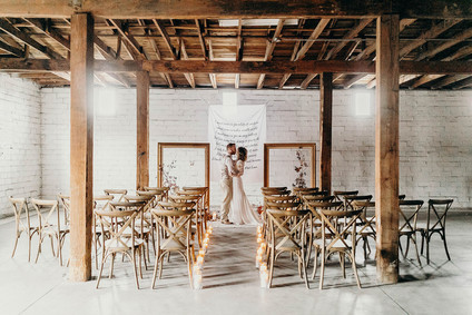how to plan a minimalist fall elopement with modern rustic details