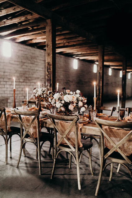 how to plan a minimalist fall elopement with modern rustic details