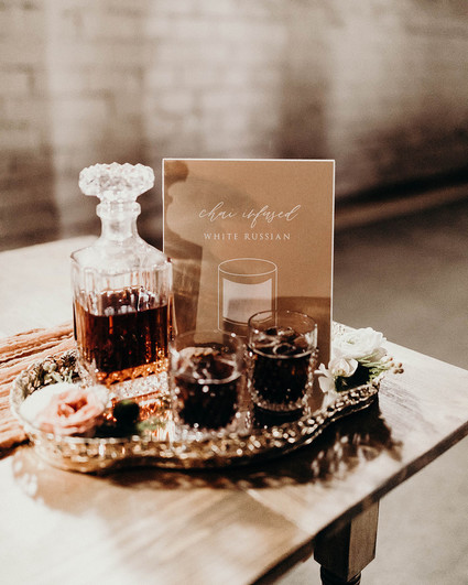 how to plan a minimalist fall elopement with modern rustic details