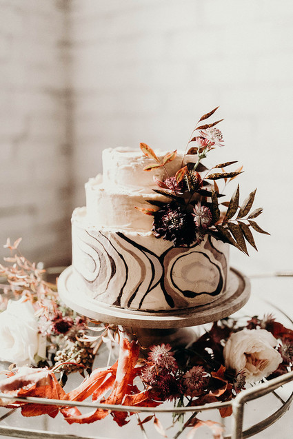 how to plan a minimalist fall elopement with modern rustic details