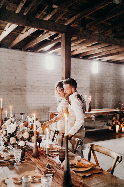 how to plan a minimalist fall elopement with modern rustic details