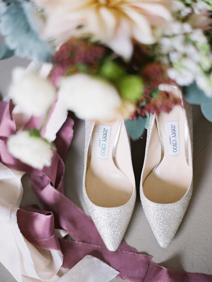 Romantic mauve Maui wedding with the most magical reception setting at Olowalu Plantation House