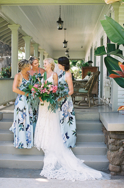 Tropical wedding in Maui at the Olowalu Plantation House