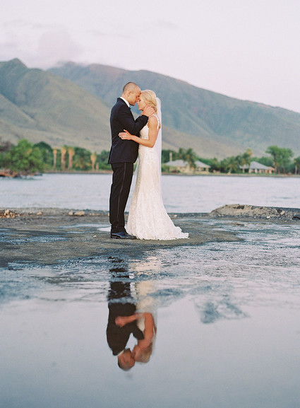 Tropical wedding in Maui at the Olowalu Plantation House