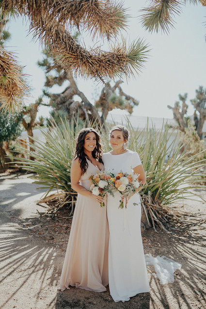 Folksy Joshua Tree wedding with the ultimate desert color palette