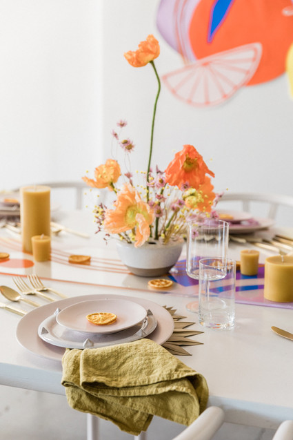 Modern spring tablescape ideas plus 3 spring cocktails