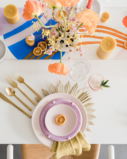 Modern spring tablescape ideas plus 3 spring cocktails