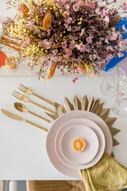 Modern spring tablescape ideas plus 3 spring cocktails