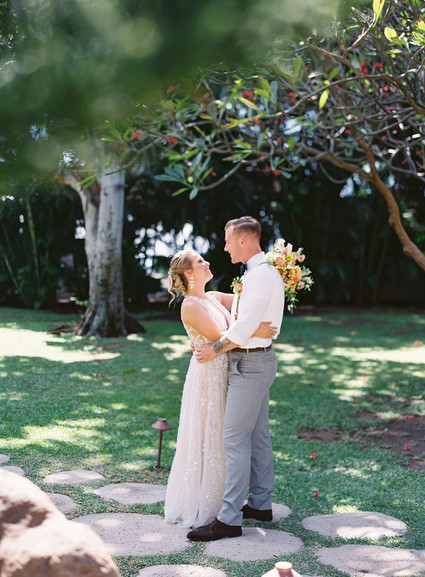 Romantic Hawaii wedding with an insanely cool dress, inspired by a Maui sunset