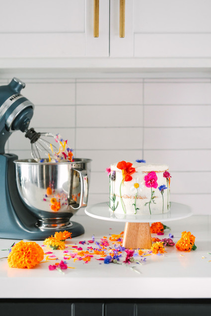 Edible floral cake