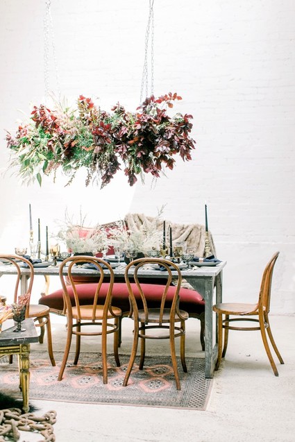 Game of Thrones wedding vibes in this darkly elegant dinner party