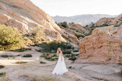 Boho bridal vibes at Vasquez Rocks