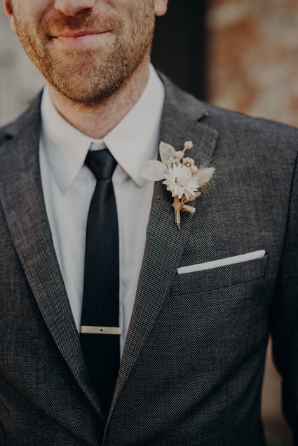 dried flower boutonniere Inspiration